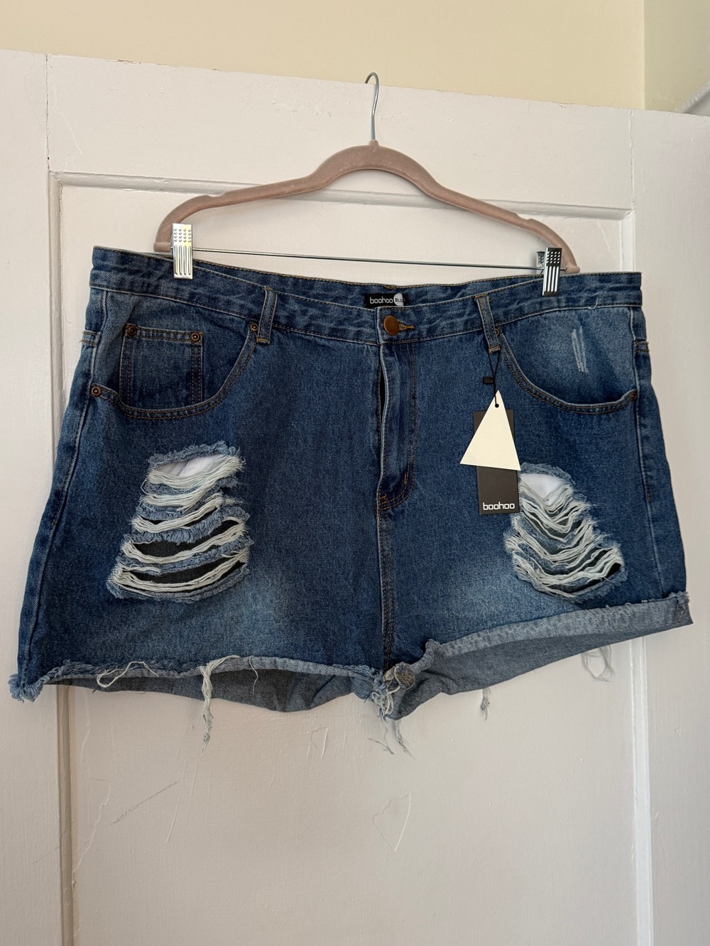 Boohoo Plus Felicity Ripped Denim Shorts US 20 NWT